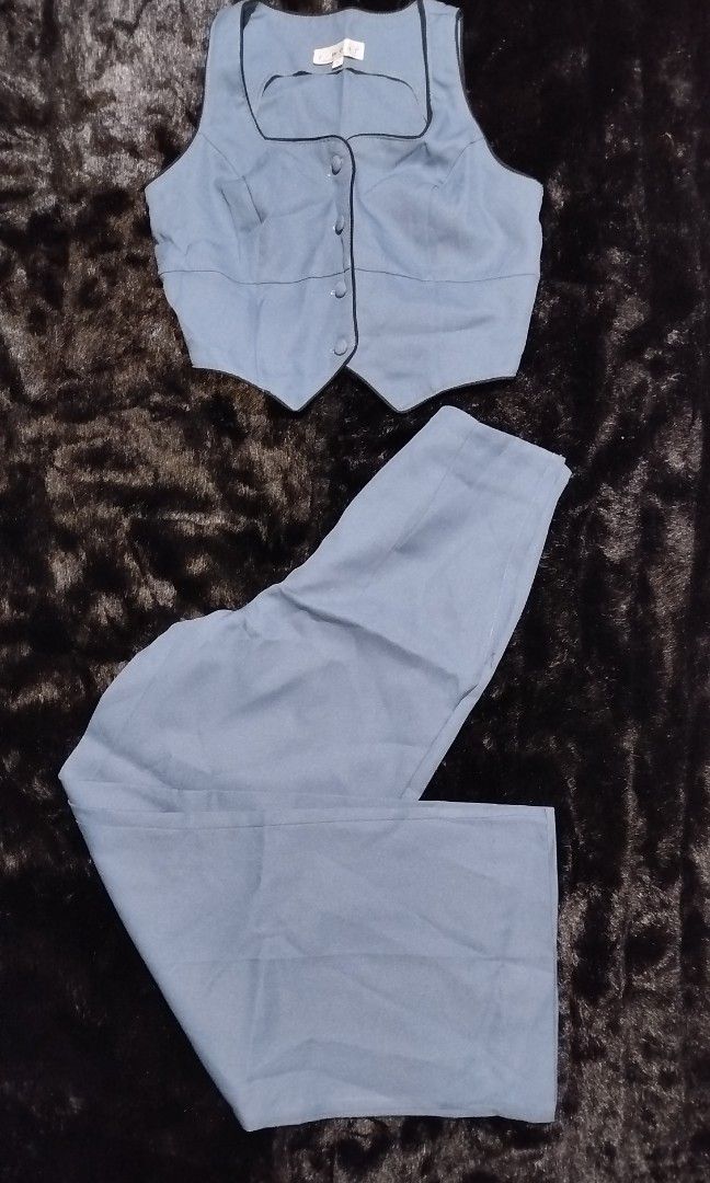 Vest and pants coordinates (Category: Sets or Coordinates) located in Davao. Submitted by purple_stitch87 (Listing ID 1348215639, Image 2). Description: very nice fabric vintage piece size small highwaist -25".