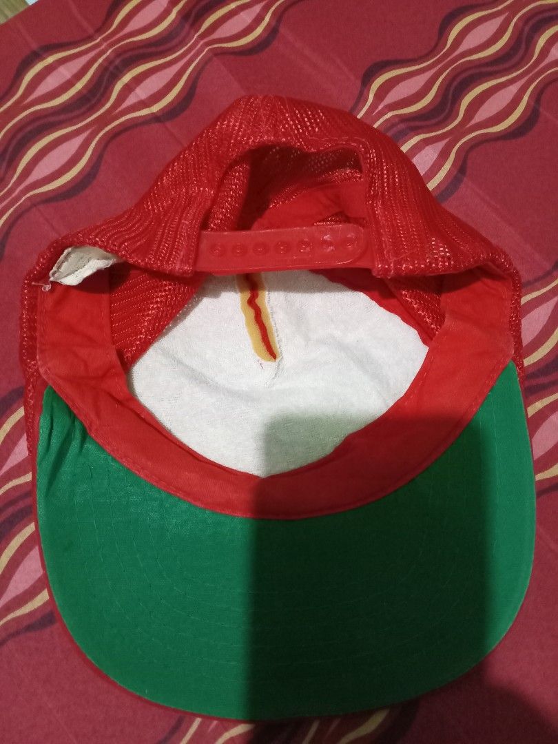 Vintage yupong plain tracker cap (Category: Caps & Hats) located in Dipolog. Submitted by simonpeterdenila (Listing ID 1348153095, Image 2). Description: Vintage yupong plain tracker cap No issue need lang hulmahin Pang stussy niyo..