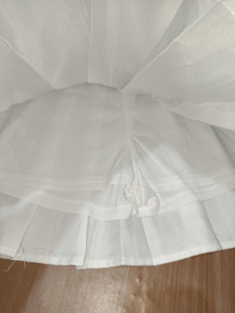 White Skort (Category: Skirts) located in Manila. Submitted by rewearit_ (Listing ID 1348111354, Image 2). Description: Color: White Size: XXL.