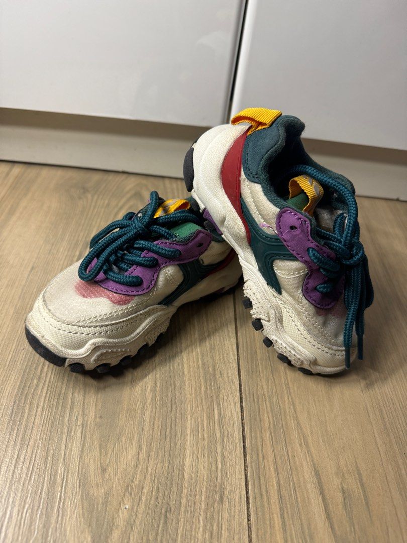 Zara Sneakers Size22 Kids (Category: Babies & Kids Fashion) located in Quezon City. Submitted by appuru22 (Listing ID 1348153476, Image 1). Description: .