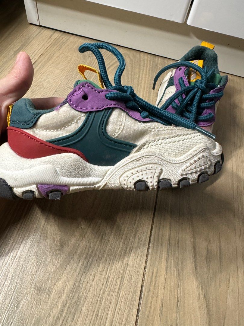 Zara Sneakers Size22 Kids (Category: Babies & Kids Fashion) located in Quezon City. Submitted by appuru22 (Listing ID 1348153476, Image 2). Description: .