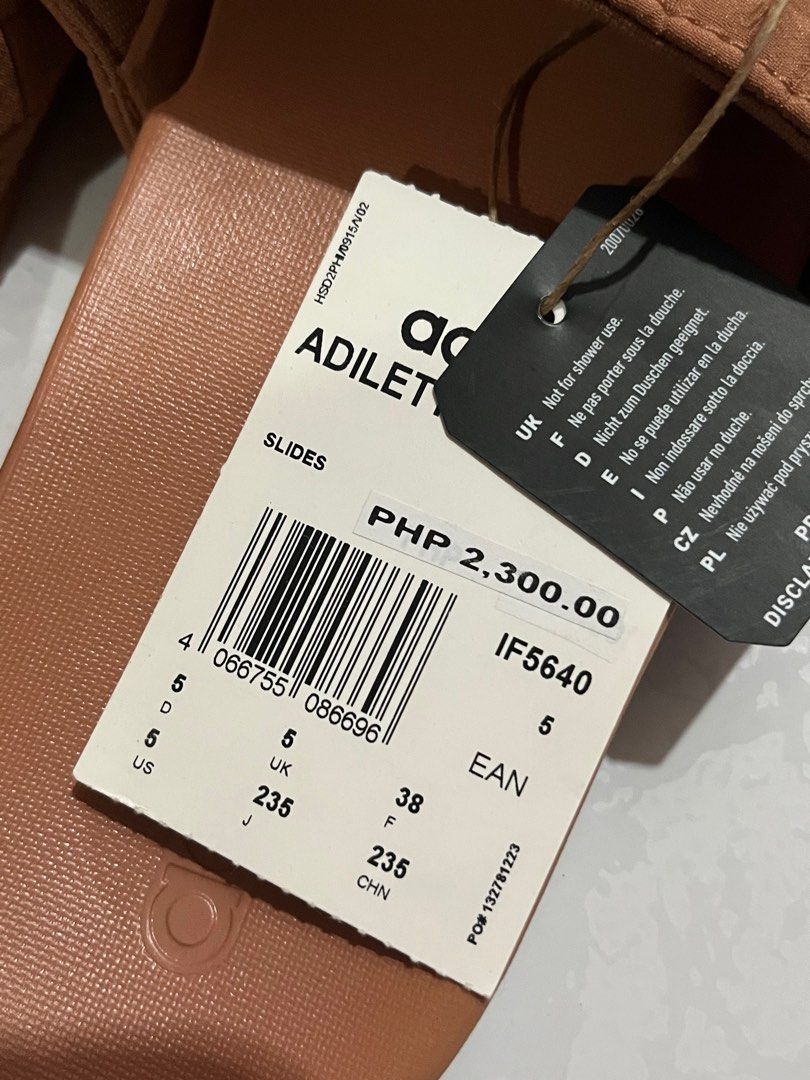 ADIDAS ADILETTE COMFORT SLIDES (Category: Flats & Sandals) located in Lucena. Submitted by pankeikk (Listing ID 1348417707, Image 2). Description: ADIDAS ADILETTE COMFORT SLIDES BRAND NEW! RFS: bought the wrong size :(( SRP: 2,300php OUR PRICE: 2,000 ❤️ .