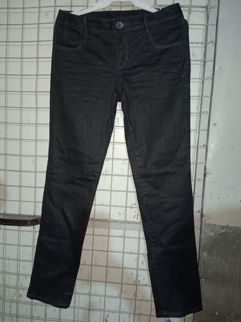 [SALE] AMASS Black Jeans Size 4 (Category: Jeans) located in General Trias. Submitted by aekyl (Listing ID 1348229749, Image 1). Description: Size: 4 Brand: AMASS JEANS - Pre-loved, Mid waist rise, skinny/slim pants, color black Condition: Like new, barely used RFS: Stock May ship through Lalamove, buyer will shoulder SF Please manage your expectations. Lighting can affect the quality of the photos. Jeans may appear in a different color from the 