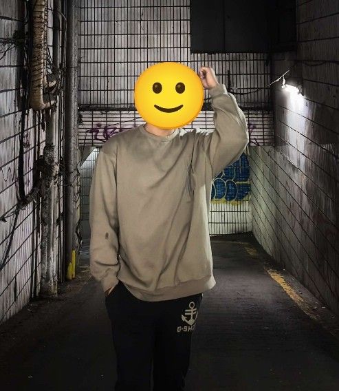Anywhere time sweatshirt (Category: Coats, Jackets and Outerwear) located in Manila. Submitted by phermenious (Listing ID 1347739069, Image 3). Description: anywhere time sweatshirt -Size: XL (too large) -Condition: 10/10 -Color: Olive green -Chest: 28 in, Length: 30 in, Sleeves: 24 in -350+sf.