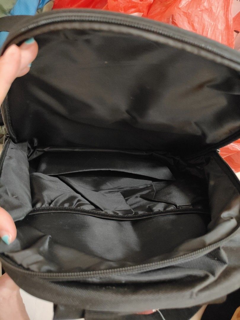 Backpack (Category: Babies & Kids Fashion) located in Singapore. Submitted by momowlcool (Listing ID 1348229079, Image 3). Description: Brand new condition Darth Vader bag. good for pri school kids. self collection at Serangoon gardens only.