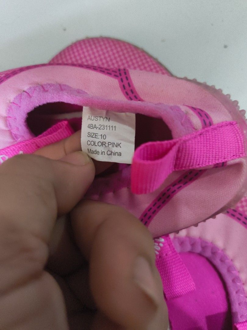 Barbie swimming shoes size 10 (Category: Babies & Kids Fashion) located in Zamboanga. Submitted by abby1614 (Listing ID 1348255077, Image 3). Description: rarely used needs cleaning size 10.
