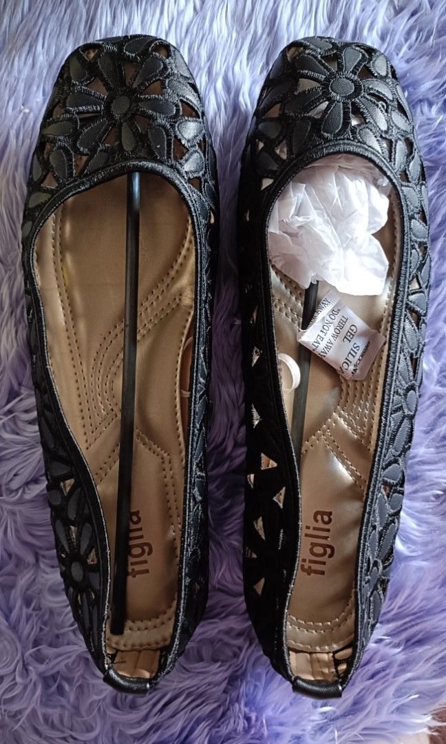 Brand new Figlia close shoes (Category: Flats & Sandals) located in Valenzuela. Submitted by closetproject00 (Listing ID 1348301936, Image 2). Description: brand new with box Bought at SM mall elegant style SALE Price Php 1100.