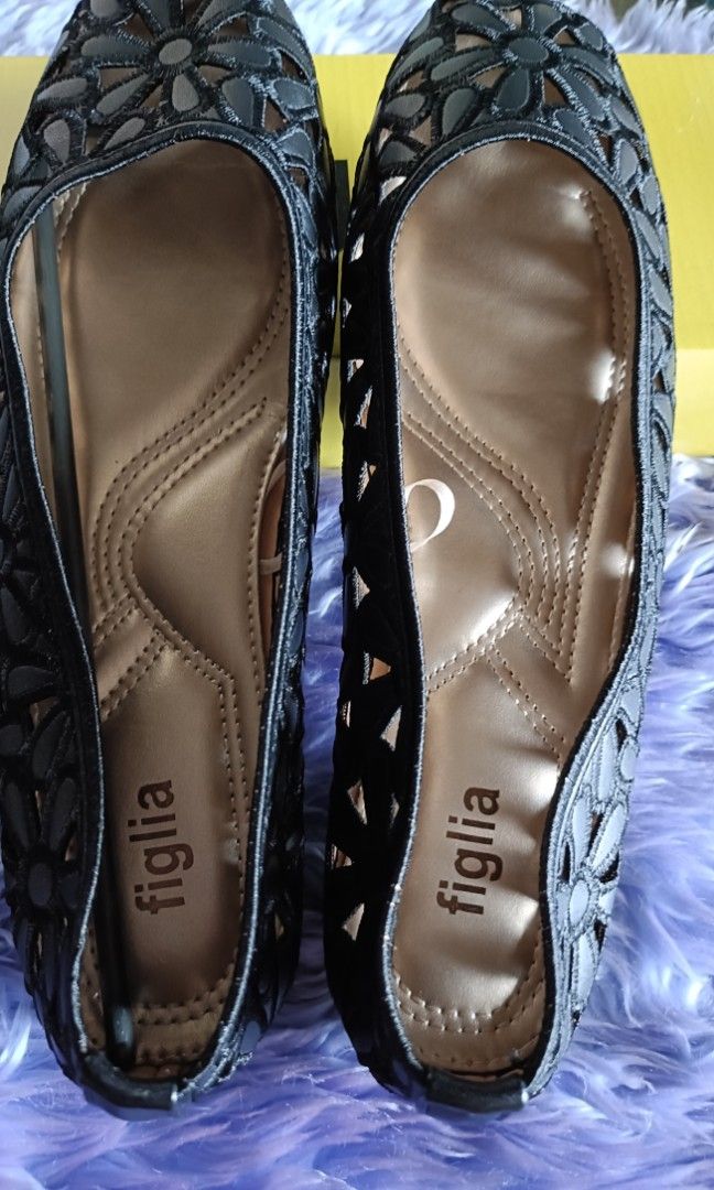 Brand new Figlia close shoes (Category: Flats & Sandals) located in Valenzuela. Submitted by closetproject00 (Listing ID 1348301936, Image 1). Description: brand new with box Bought at SM mall elegant style SALE Price Php 1100.