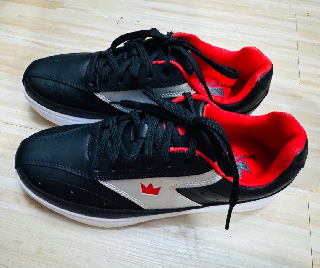 Brunswick Renegade Bowling Shoes (Category: Sneakers) located in Pasig City. Submitted by mimark (Listing ID 1348345762, Image 3). Description: Brand new No box Came from the US Size 7.5US RFS: too small.