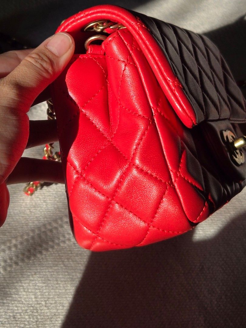 Chanel mini square pearl crush (Category: Luxury Bags & Wallets) located in Manila. Submitted by sourcedbykco (Listing ID 1348339242, Image 2). Description: chanel mini square pearl crush 9/10 comes with card, dustbag, paperbag and entrupy.