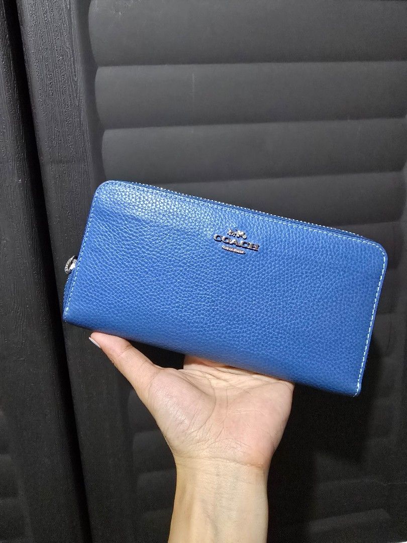 Coach Long Wallet (Category: Wallets & Card holders) located in Manila. Submitted by muliph (Listing ID 1348244481, Image 1). Description: .
