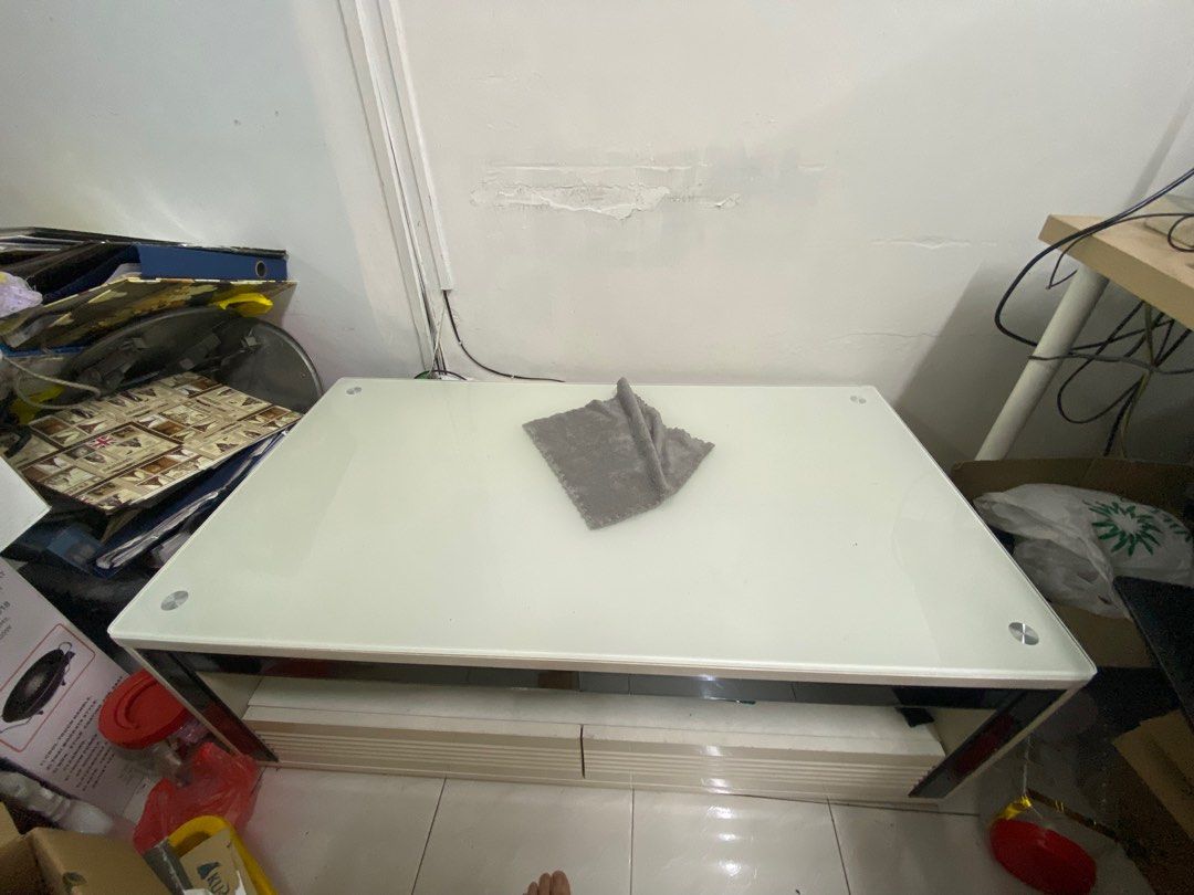 Coffee table white with drawer solid surface (Category: Tables & Sets) located in Plentong. Submitted by huily08 (Listing ID 1348248521, Image 1). Description: Solid table Clear stock chinese 110cmx40cmx60cm .