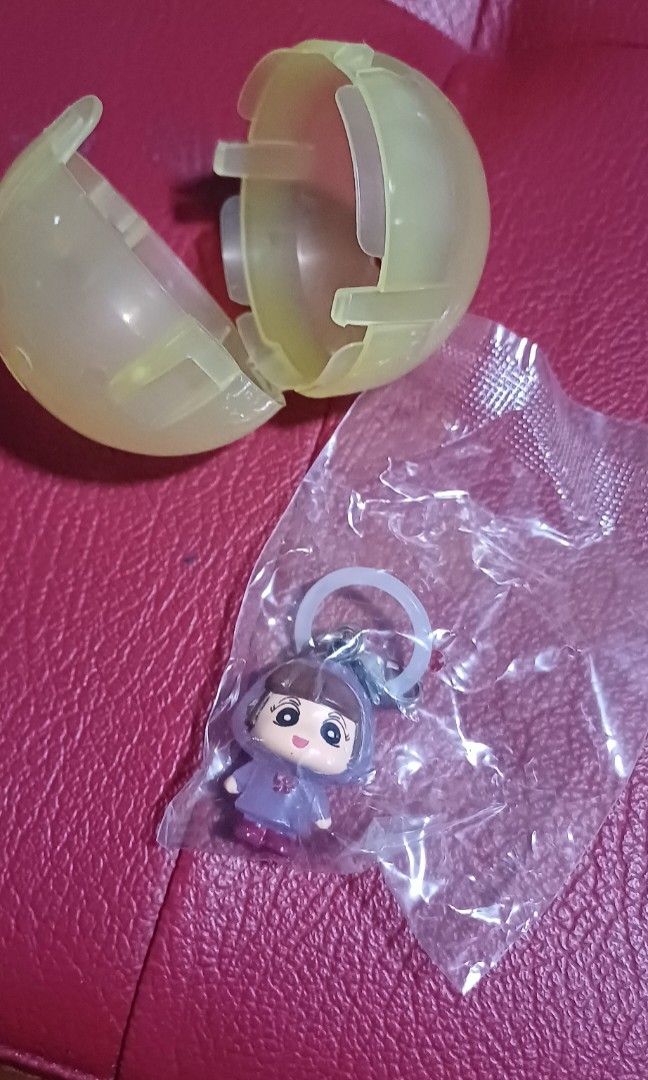 Crayon Shin Chan Gashapon (Category: Designer & Blind Box Toys) located in Manila. Submitted by kahlen36985 (Listing ID 1348238936, Image 1). Description: Authentic gashapon from Japan! Still in plastic and comes with the original gashapon ball. Also open for trade to the other characters in this set.
