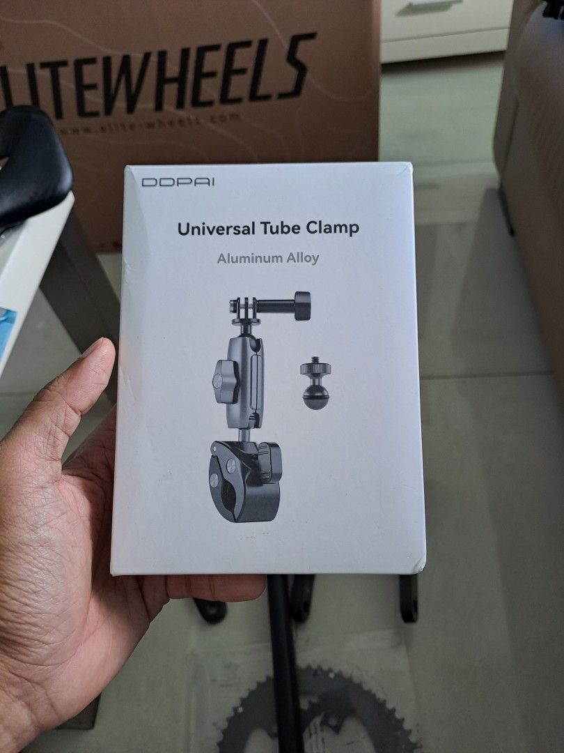 Ddpai accessories (Category: Video Cameras) located in Singapore. Submitted by ks_sk99 (Listing ID 1348426421, Image 2). Description: sealed. charging base + mount retails for 130.