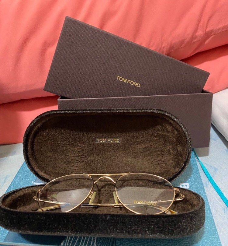 FOR SALE TOM FORD EYEGLASS (Category: Sunglasses & Eyewear) located in Manila. Submitted by act23 (Listing ID 1348311033, Image 2). Description: For Sale‼️Tom Ford Eyeglasses Complete Bnew Condition Price:10k✅ Makati Area.