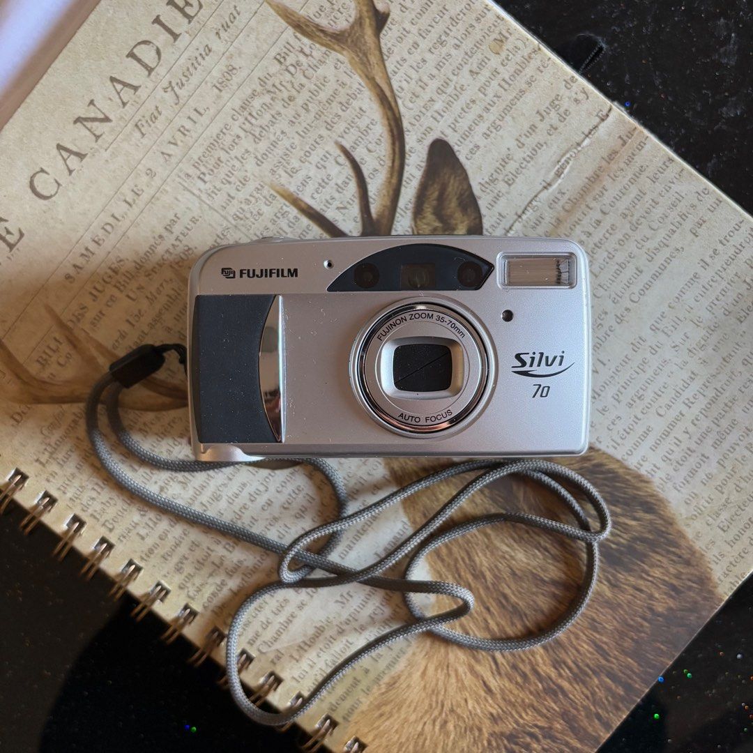 Fujifilm Silvi 70 Film Camera (Category: Cameras) located in Antipolo. Submitted by parall3lles3m (Listing ID 1348370136, Image 1). Description: Fujifilm Silvi 70 135/35mm film camera Battery: 1x CR123 (not included) Flash working Fully functional Honest issue: 1/2 camera lens flap not working Battery & dummy film tested. Video link: https://drive.google.com/file/d/13Sm9jopBkWmh3B59cQr--KYI44z2hrJP/view?usp=sharing We are moving to Instagram! Mor