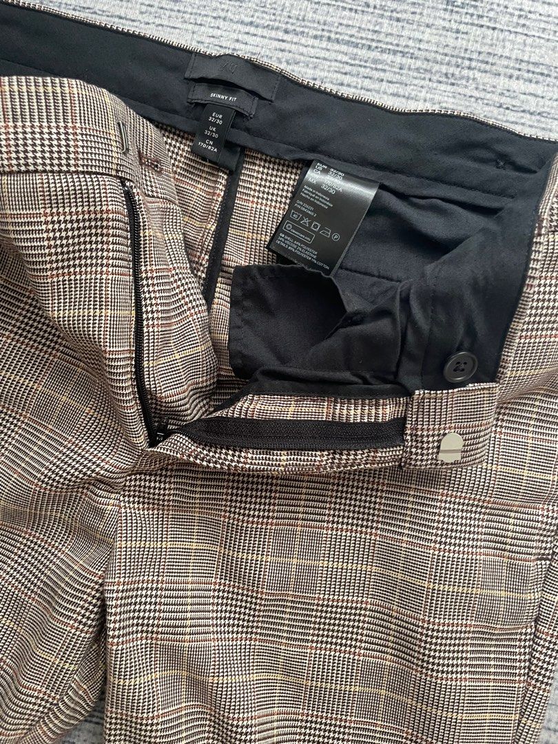 H&M trouser (Category: Trousers) located in Manila. Submitted by lrj_stuff (Listing ID 1348329331, Image 3). Description: Skinny fit 32.