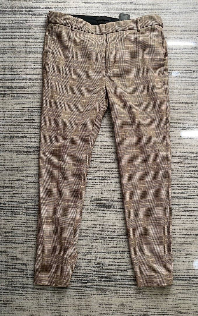 H&M trouser (Category: Trousers) located in Manila. Submitted by lrj_stuff (Listing ID 1348329331, Image 1). Description: Skinny fit 32.