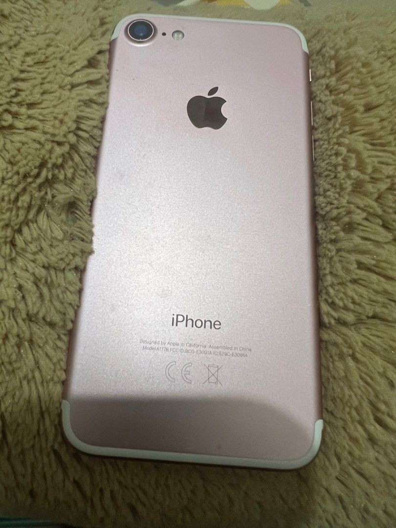 iphone 7 32gb (Category: iPhone 7 Series) located in Rizal. Submitted by alexuhhhh (Listing ID 1348379557, Image 1). Description: all parts original 32gb no scratches or dents no flaws all working 76% battery.