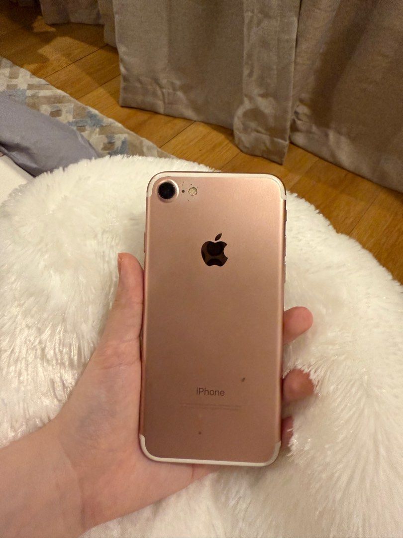 Iphone 7 Rose Gold 128gb (Category: iPhone 7 Series) located in Las Pinas. Submitted by fhrjs (Listing ID 1348366309, Image 2). Description: .