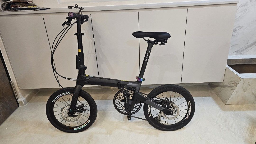 Java Air X3 (Category: Bicycles) located in Singapore. Submitted by quickwind.736b45 (Listing ID 1348368006, Image 1). Description: Java air x3 full carbon folding bike. Comes with -gel padded seat -litepro carbon A65 seat post -litepro carbon handle bar -promend quick release alluminium paddle -gub phone holder.