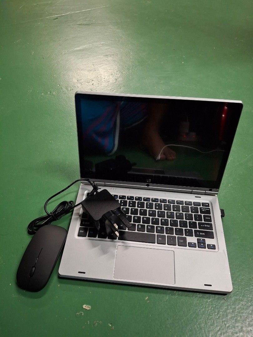 Laptop406105375271168005