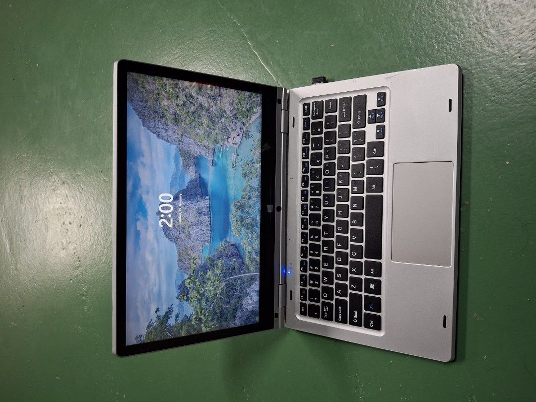 Laptop406105375271168004