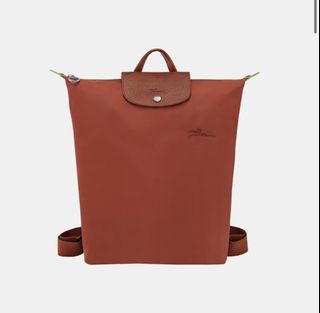 (Category: ) located in . Submitted by baddiez_closet101 (Listing ID 1348403733, Image 1). Description: .