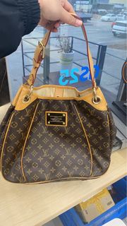 (Category: ) located in . Submitted by bagcollection (Listing ID 1348313253, Image 1). Description: .