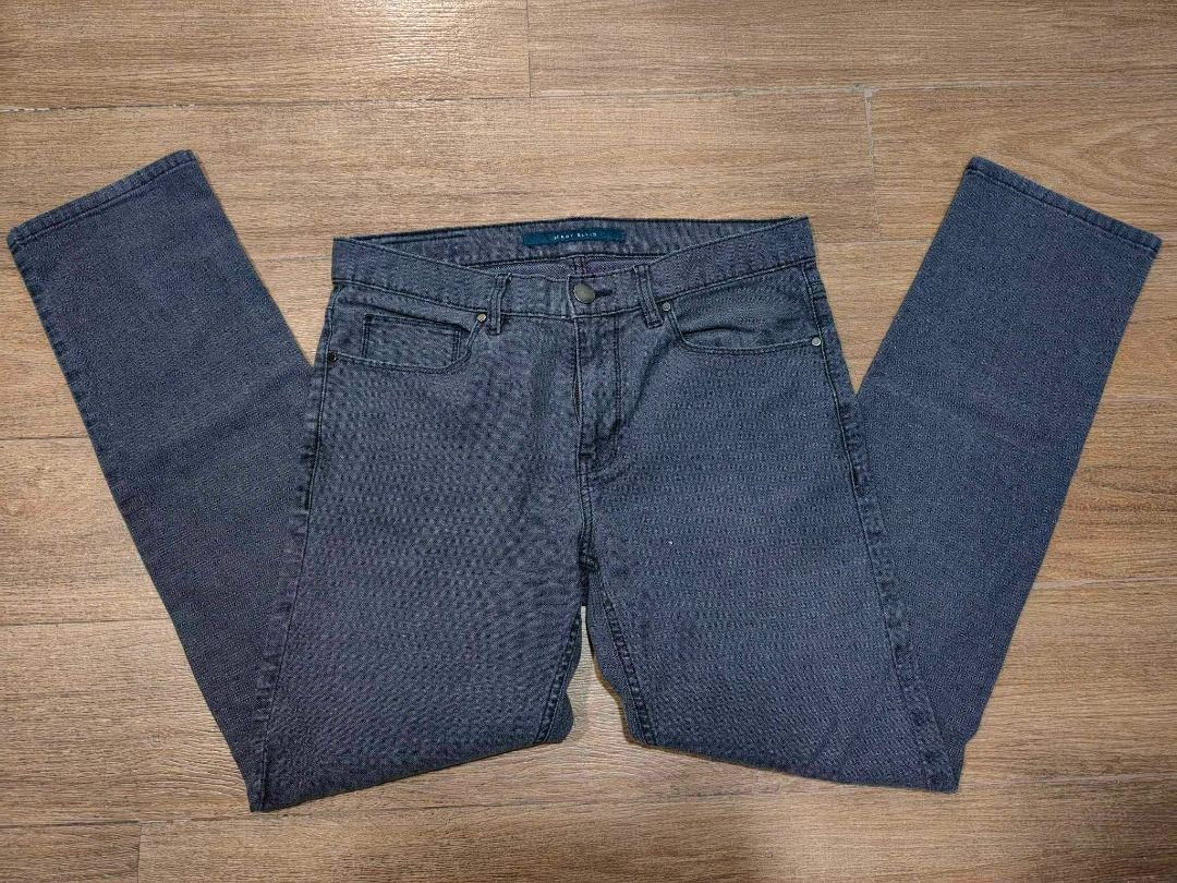 Perry Ellis Jeans (Category: Jeans) located in Manila. Submitted by el.declutter (Listing ID 1348413013, Image 1). Description: size 32 bought from USA for $79.5 slim fit steal price! negotiable pa for sure buyer super ganda and lamhot ng tela, prang slacks MOP:GCASH LOC: Sampaloc, Manila COURIER: LALAMOVE/J&T shipping fee shouldered by buyer.