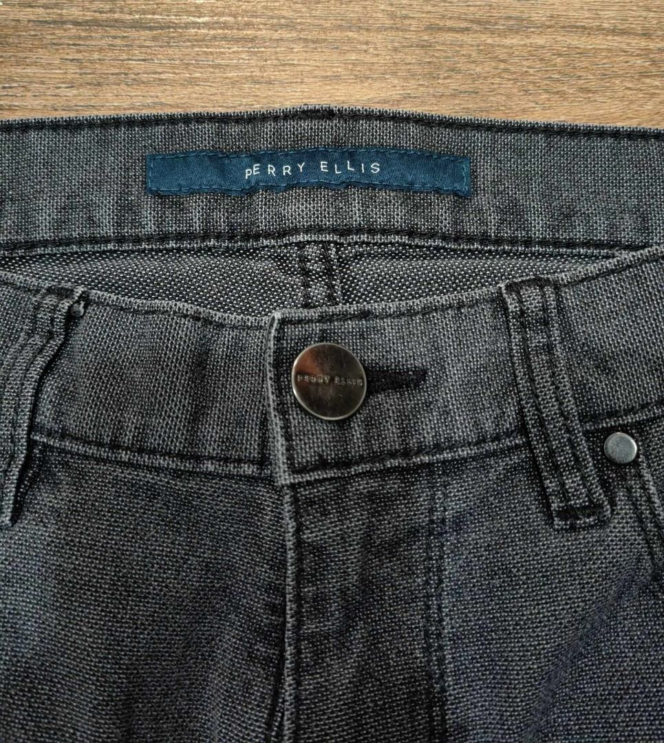Perry Ellis Jeans (Category: Jeans) located in Manila. Submitted by el.declutter (Listing ID 1348413013, Image 2). Description: size 32 bought from USA for $79.5 slim fit steal price! negotiable pa for sure buyer super ganda and lamhot ng tela, prang slacks MOP:GCASH LOC: Sampaloc, Manila COURIER: LALAMOVE/J&T shipping fee shouldered by buyer.