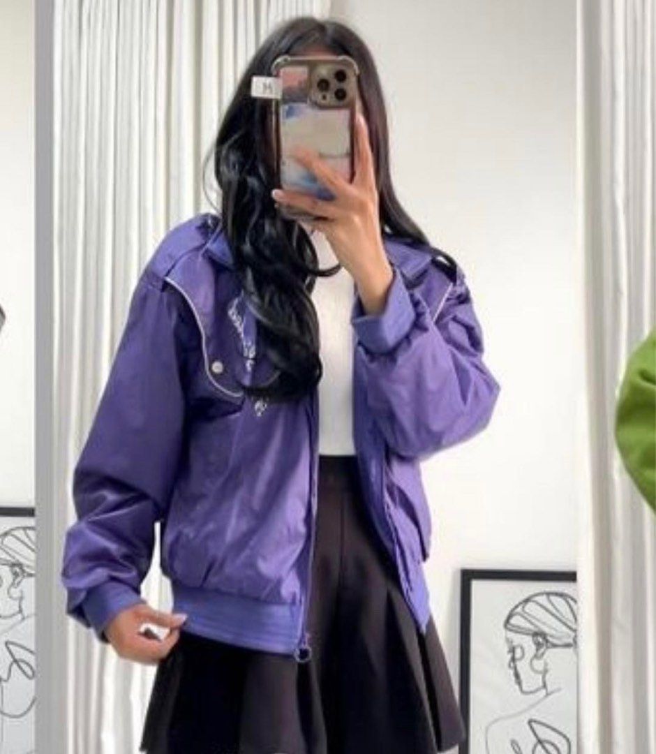 Prelove Jacket (Category: Coats, Jackets and Outerwear) located in Cainta. Submitted by jdcmd (Listing ID 1348392813, Image 1). Description: Decluttering Size L on tag Nylon like cloth Sf co buyer via lalmove, grab, lbc or gogo xpress Payment first No cod/cod Gcash or bank From Cainta.