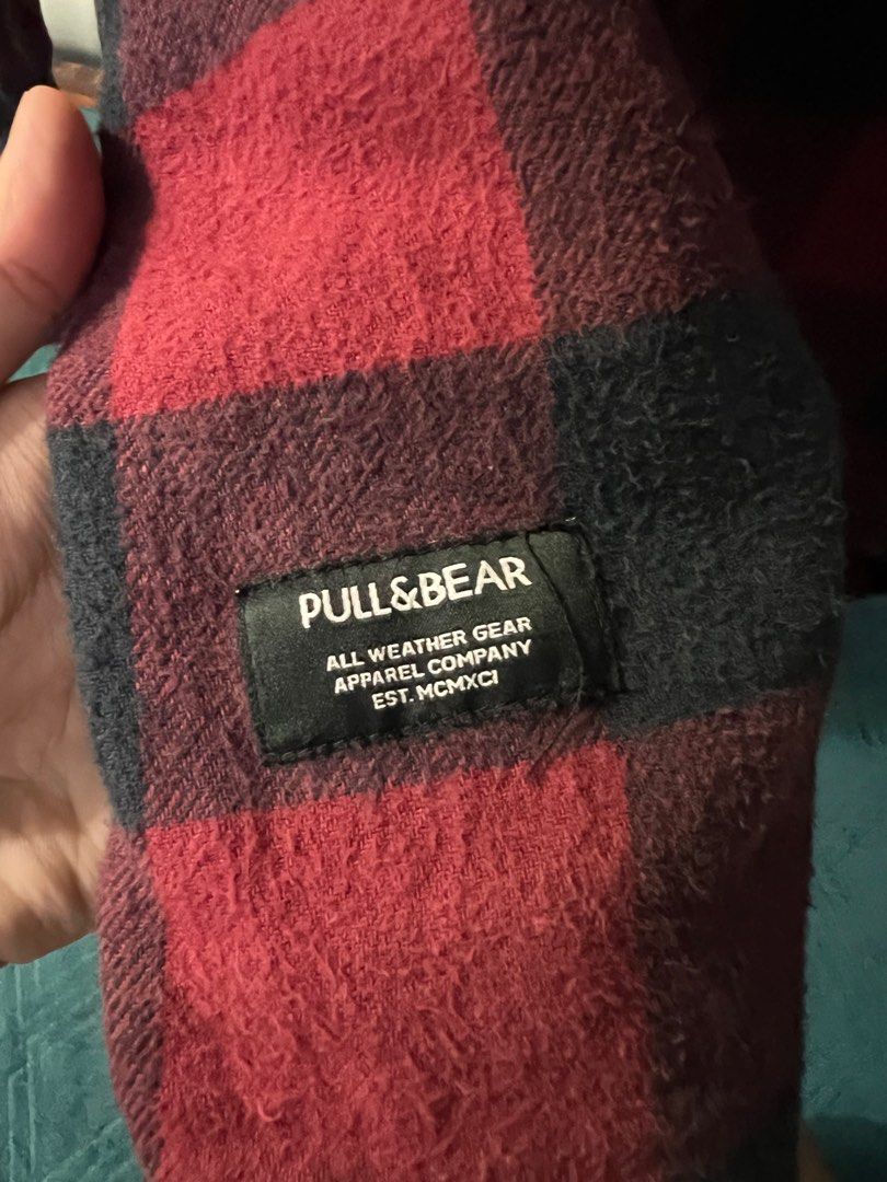 Pull&Bear Flannel (Category: Activewear) located in Shah Alam. Submitted by shockmyaz (Listing ID 1348225821, Image 3). Description: The size is written as XS. However tinggi & berat I is 170cm/54kg, it fits well with me. Usually I’d wear S for regular fits. .