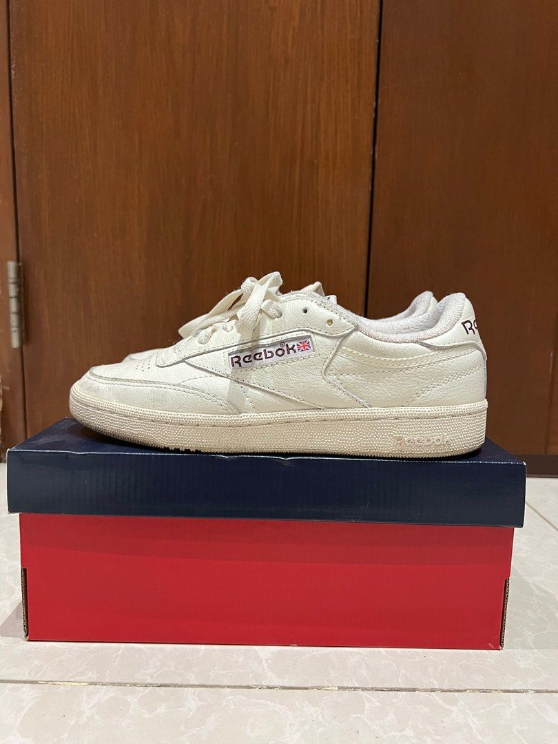 Reebok Club C 85 Vintage (Category: Sneakers) located in San Juan City. Submitted by fairy00 (Listing ID 1348307994, Image 1). Description: Color: Maroon Size: 5.5 US M / 7 US W Bought from sports central (can show receipt if needed) for ₱4.5k Slight stains and dirt (can easily clean it off) RFS: too narrow for my feet 📍San Juan City.