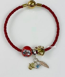 🎀SALE! Pandora gold clasp red leather bracelet with set charms