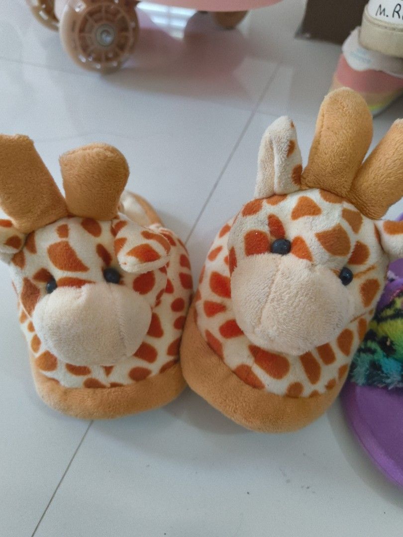 Take all Branded Slippers 2-4 y/o (Category: Babies & Kids Fashion) located in Zamboanga. Submitted by abby1614 (Listing ID 1348254772, Image 2). Description: needs cleaning lng but still.usable pa and rarely used.