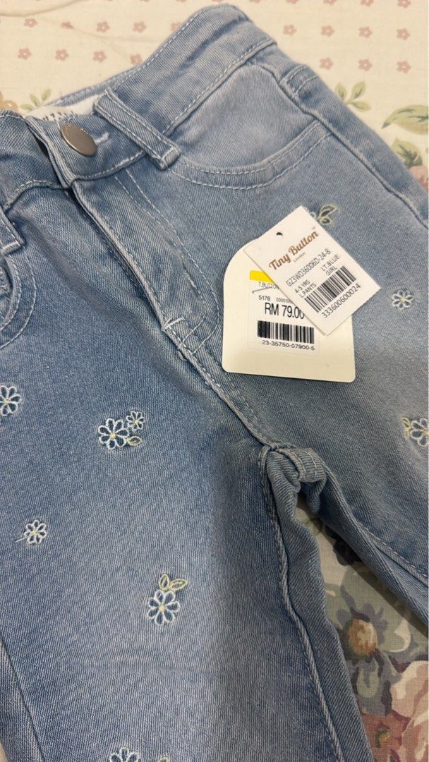 Tiny Button (Category: Jeans & Leggings) located in Gombak. Submitted by sarsdd (Listing ID 1348379397, Image 1). Description: Nak letgo baru je beli, anak taknak pakai pulak. .
