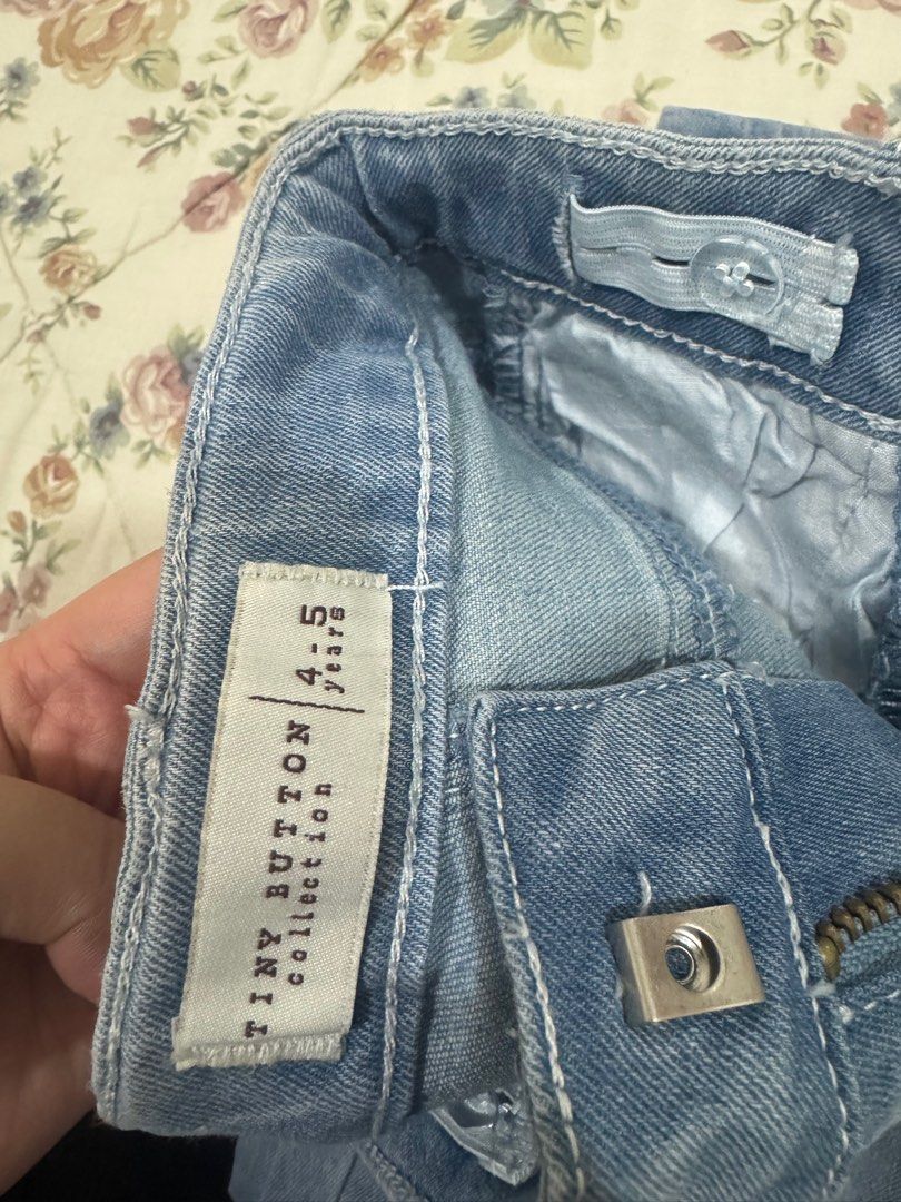 Tiny Button (Category: Jeans & Leggings) located in Gombak. Submitted by sarsdd (Listing ID 1348379397, Image 2). Description: Nak letgo baru je beli, anak taknak pakai pulak. .
