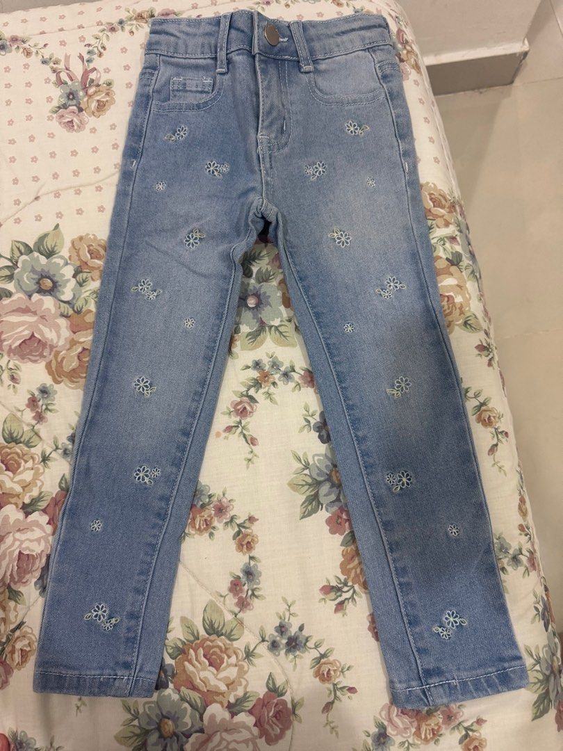 Tiny Button (Category: Jeans & Leggings) located in Gombak. Submitted by sarsdd (Listing ID 1348379397, Image 3). Description: Nak letgo baru je beli, anak taknak pakai pulak. .
