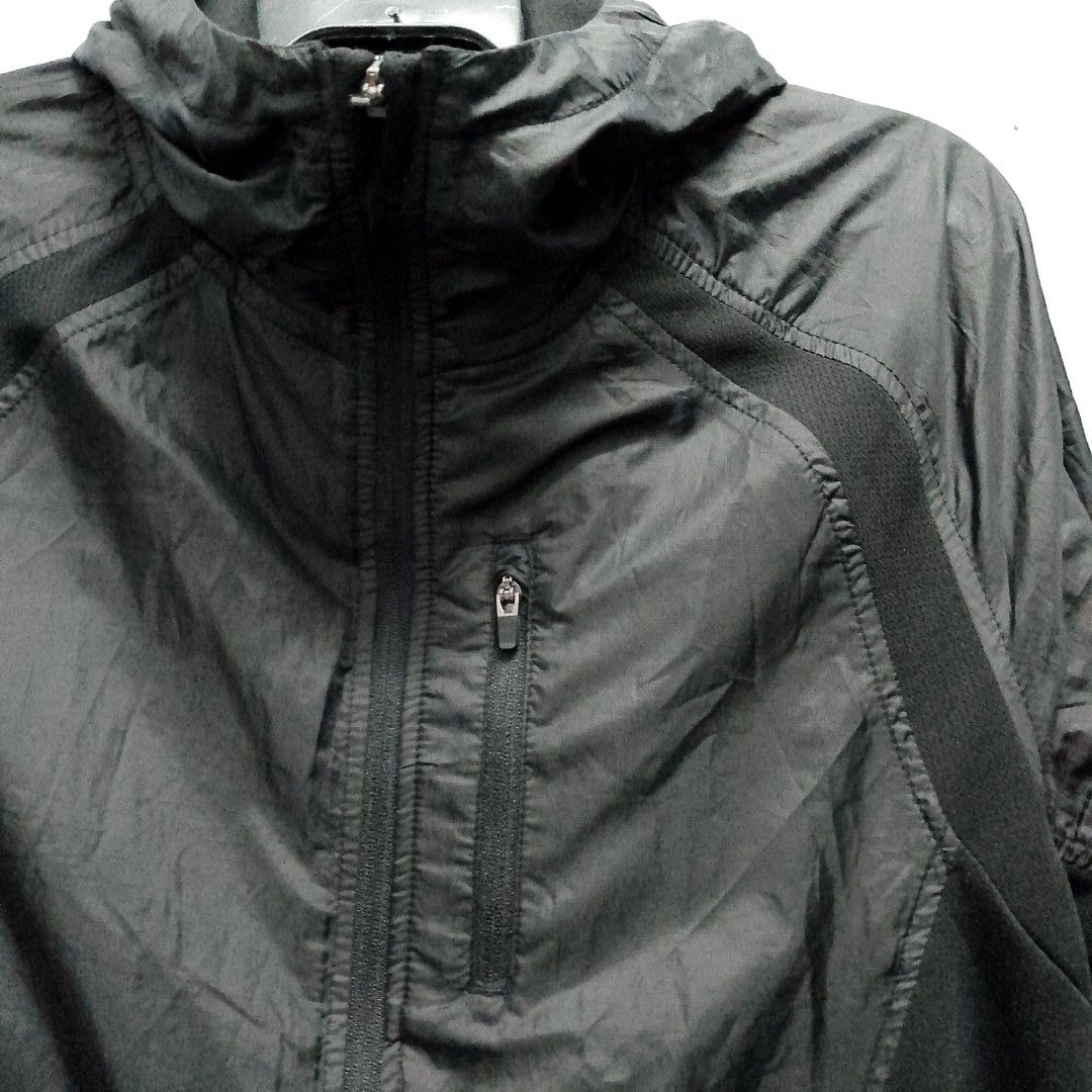 RUSH SALE!!Unisex H&M Pro Running Windbreaker Jacket (Category: Coats, Jackets and Outerwear) located in Cavite. Submitted by thriftvogu12062 (Listing ID 1348386421, Image 3). Description: Authentic HnM Pro Running Windbreaker Jacket Unisex *Perfect for Running, Jogging, Exercising *Almost Brand New Condition *Color Rate 10/10 Size Xs *RFS small size.