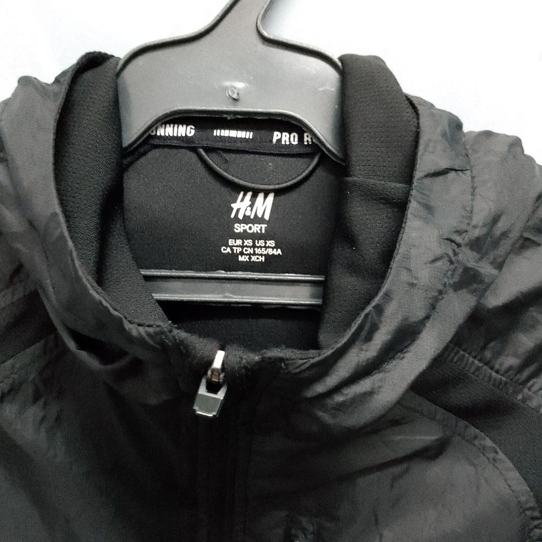 RUSH SALE!!Unisex H&M Pro Running Windbreaker Jacket (Category: Coats, Jackets and Outerwear) located in Cavite. Submitted by thriftvogu12062 (Listing ID 1348386421, Image 1). Description: Authentic HnM Pro Running Windbreaker Jacket Unisex *Perfect for Running, Jogging, Exercising *Almost Brand New Condition *Color Rate 10/10 Size Xs *RFS small size.