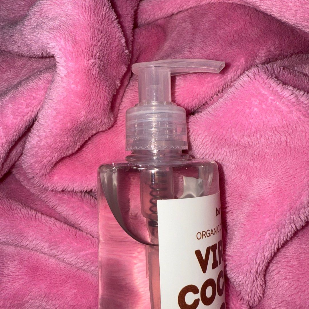 Virgin Coconut Oil Supplement for Pets 250ml (Category: Pet Food) located in Manila. Submitted by eancc (Listing ID 1348382787, Image 3). Description: Brand new never been used, gift lang Naturally siyang nagsosolid in colder temperatures RFS: Decluttering MOP: Gcash BDO BPI.