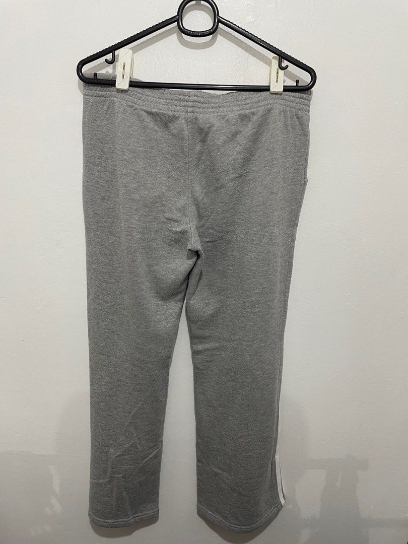 Womens jogging pants (Category: Joggers) located in Pasay City. Submitted by thriftmart (Listing ID 1348234361, Image 2). Description: .