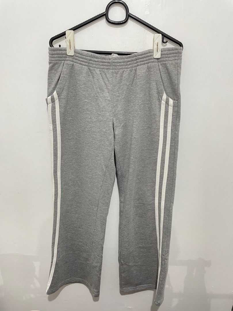 Womens jogging pants (Category: Joggers) located in Pasay City. Submitted by thriftmart (Listing ID 1348234361, Image 1). Description: .
