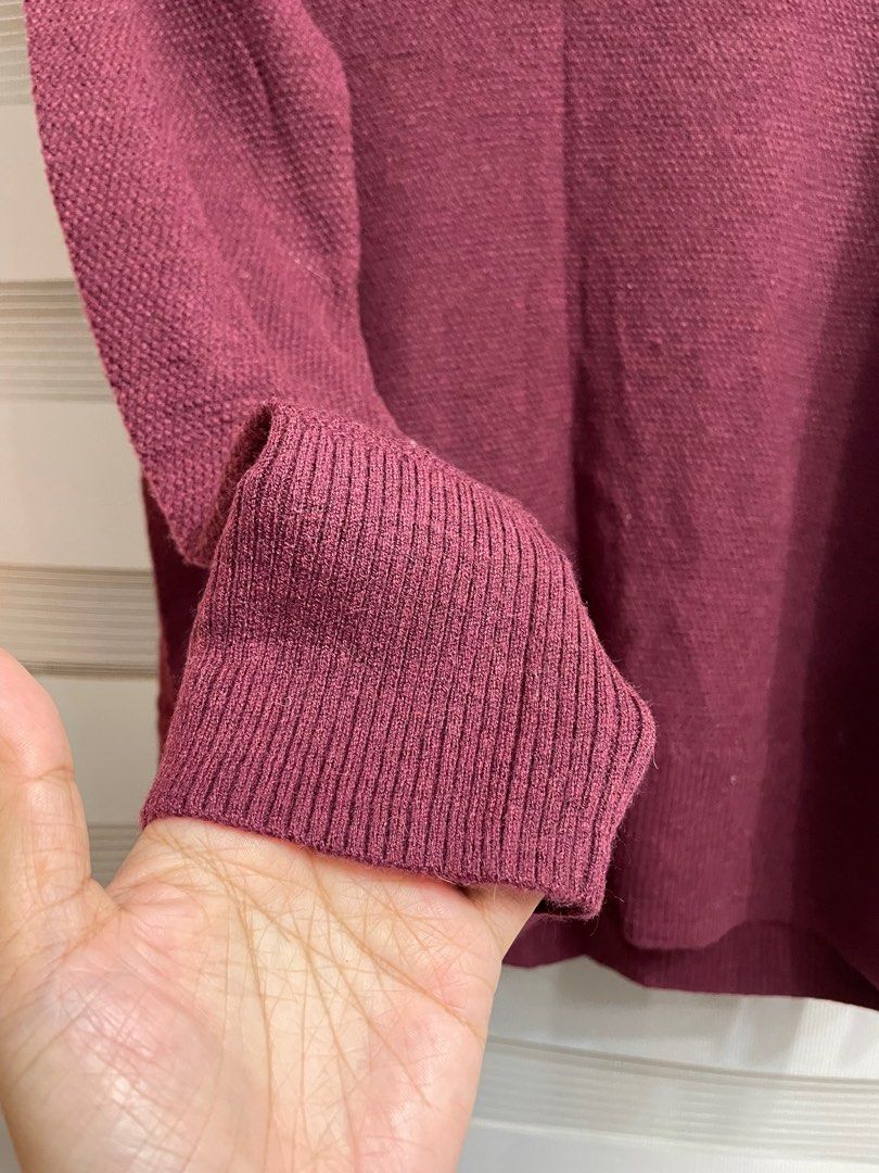 200 (Category: Coats, Jackets and Outerwear) located in Muntinlupa City. Submitted by PlusSizeCollections (Listing ID 1345045568, Image 3). Description: Gap SweatShirt.
