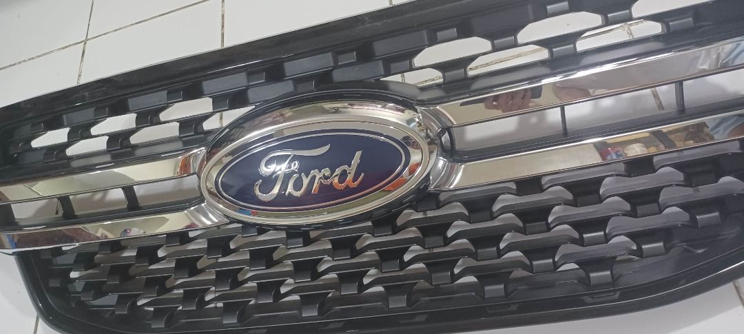2023 Ford Ranger Front Grille Original (Category: Other Automotive Parts and Accessories) located in Antipolo. Submitted by jayc_collections (Listing ID 1345061726, Image 2). Description: 2023 Ford Ranger Front Grille Original.
