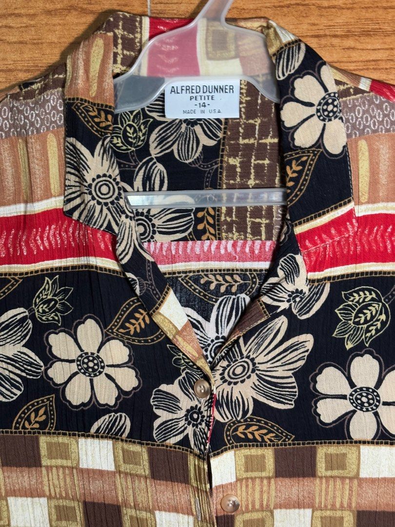 Alfred Dunner Hawaiian Polo shirt (Category: Shirts) located in Marikina City. Submitted by maobuysstuff (Listing ID 1345095430, Image 3). Description: Tropical Design - Pleated texture - Idk the material but it feels thin, smooth and soft - Size 14 Petite (according to the tag) - Pit to pit (W): 20” - Length (Front): 24” - Length (Back): 26” - Fits Medium to Large for Women’s MOP: Gcash or Meetups Shipping via Lalamove, Grab, or J&T Express.