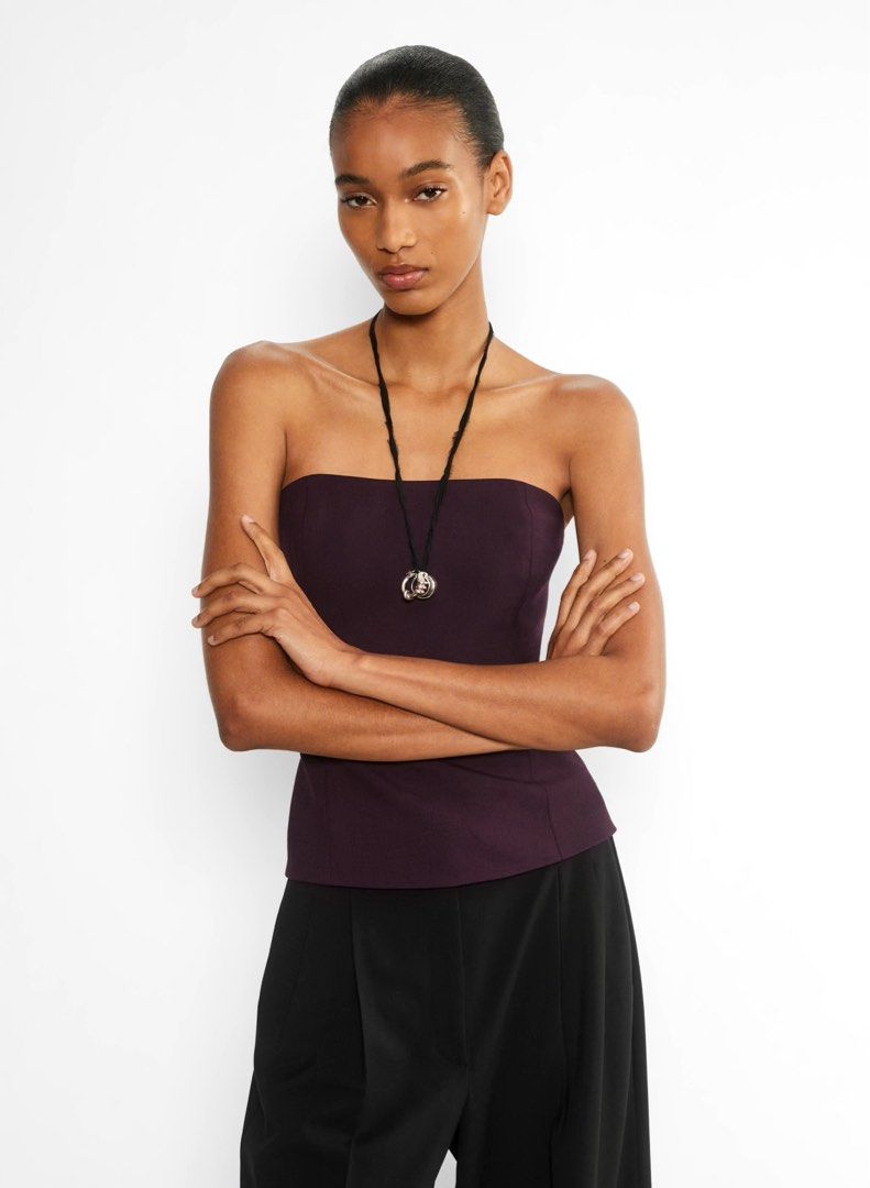 Aritzia Babaton Headline Bustier (Category: Sleeveless) located in San Juan City. Submitted by shop.girlypop (Listing ID 1345090223, Image 2). Description: Brand new, authentic, for preorder Color — noble retails for $98 Sizes: 0, 4 & 6.