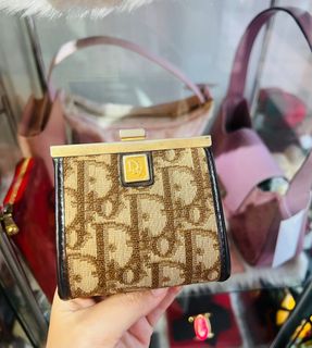 (Category: ) located in . Submitted by lovebags.ph (Listing ID 1345097362, Image 1). Description: .