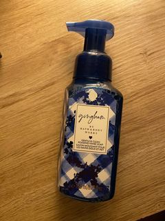Bath and Body Works - Gingham Blue Foaming Hand Soap